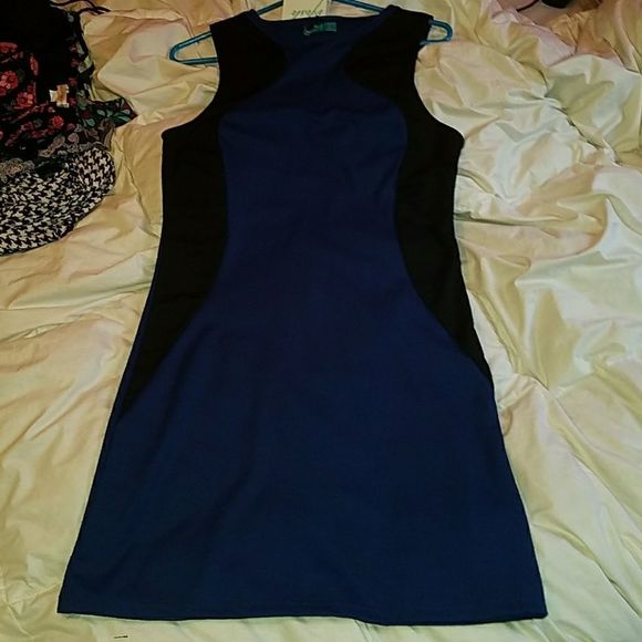vfish Dresses & Skirts - Nwt vfish body con dress